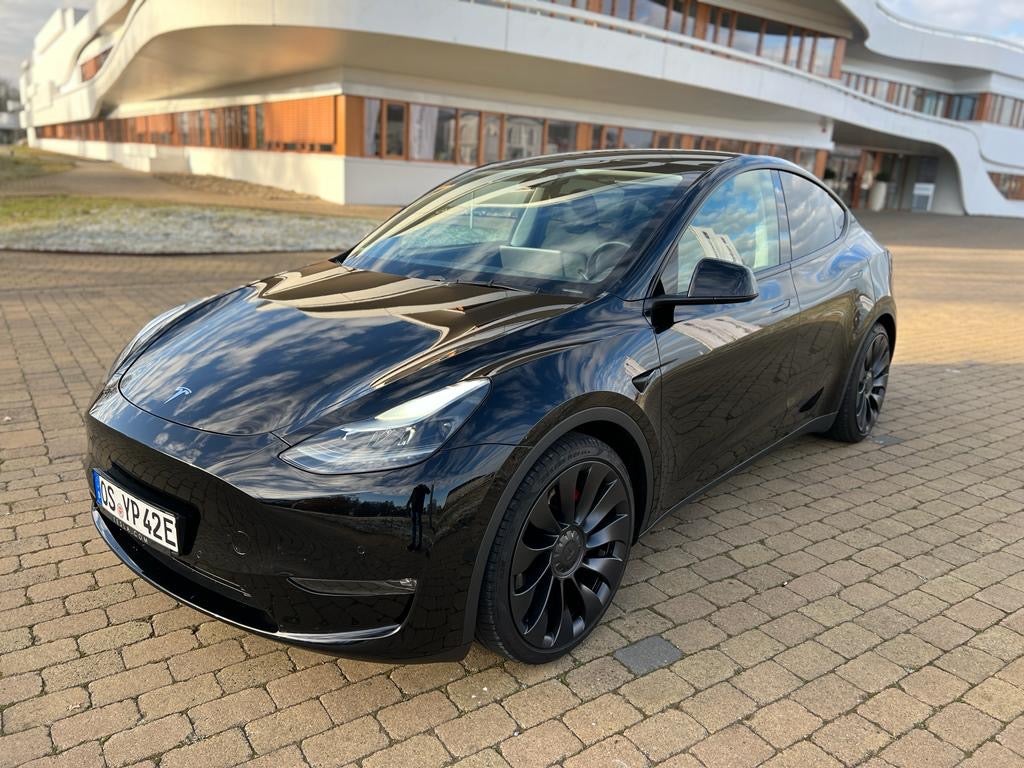 Tesla Model Y Performance AWD 2023