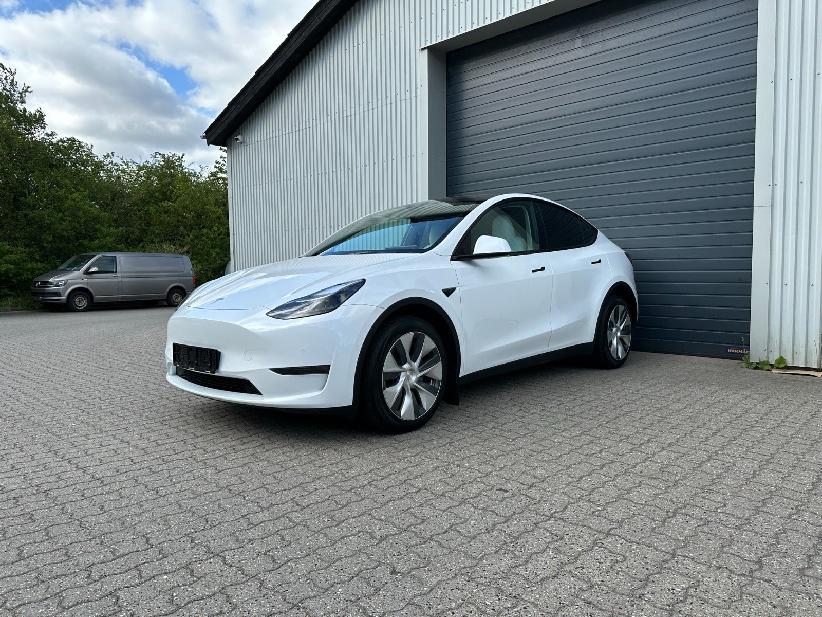 Tesla Model Y Long Range AWD 2023