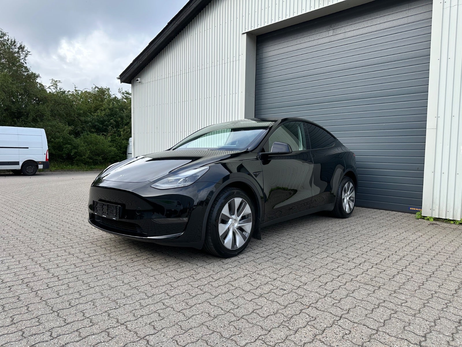 Tesla Model Y Long Range AWD 2023